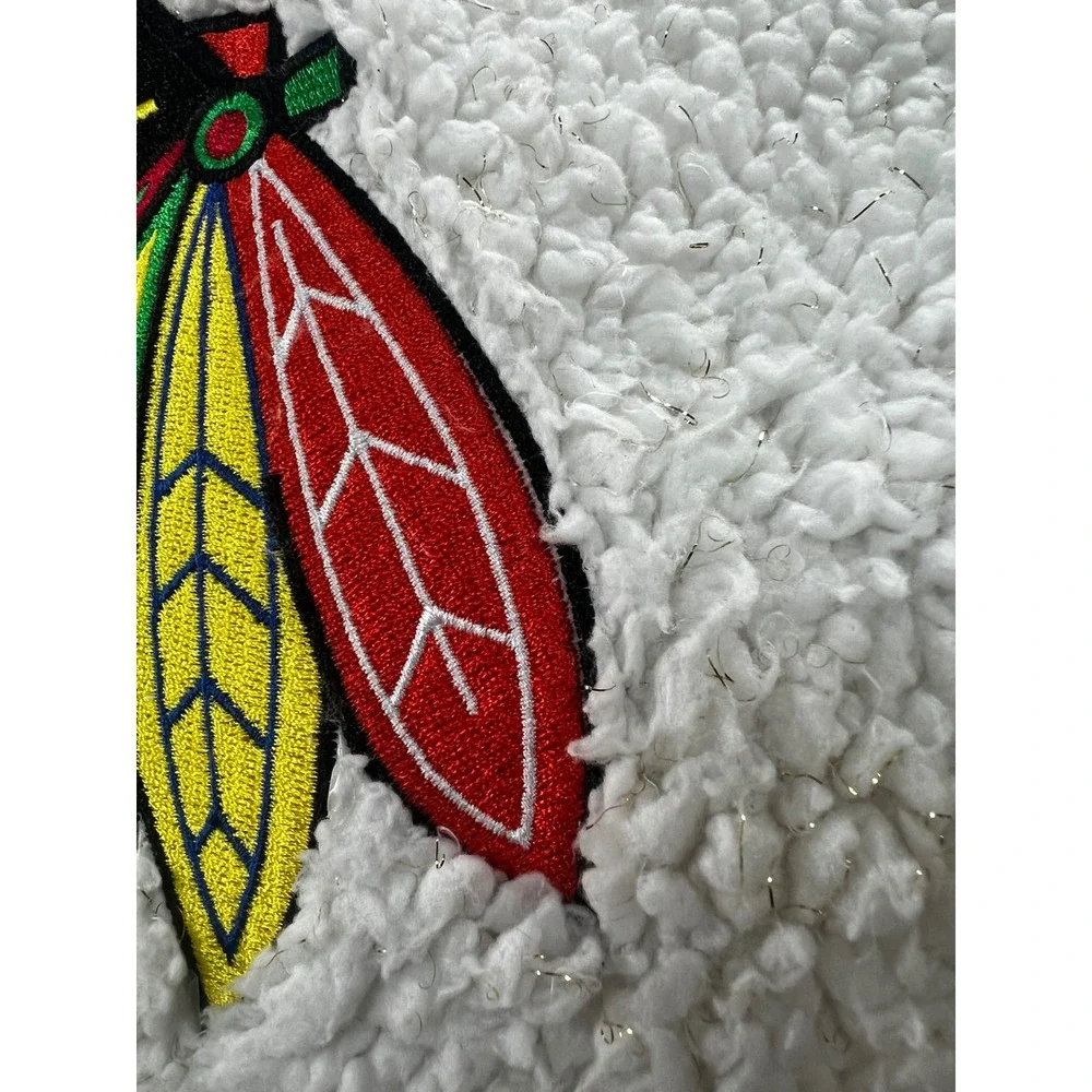 Chicago Blackhawks Sherpa Pullover Girls Large Cream Cozy Metallic Accent Hockey